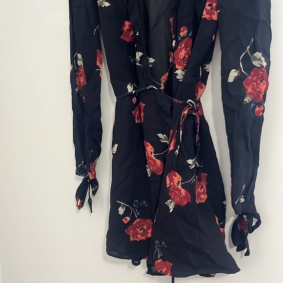 Reformation Delta Flower Wrap Dress - Picture 8 of 11